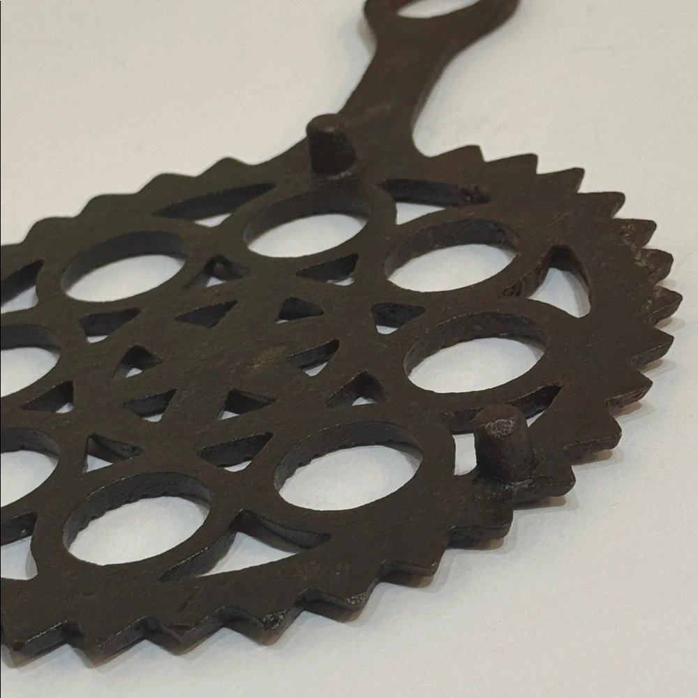 Vtg Black Cast Iron Trivet Star with Handle Footed Western Rustic Farmhouse